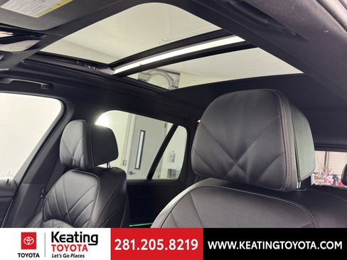 Used 2024 BMW X5 xDrive50e image 29