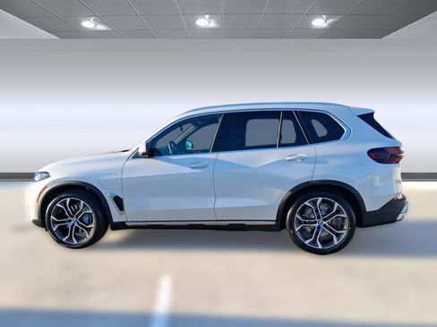 Used 2026 BMW X5 xDrive50e w/ Climate Comfort Package AWD/4WD image 2