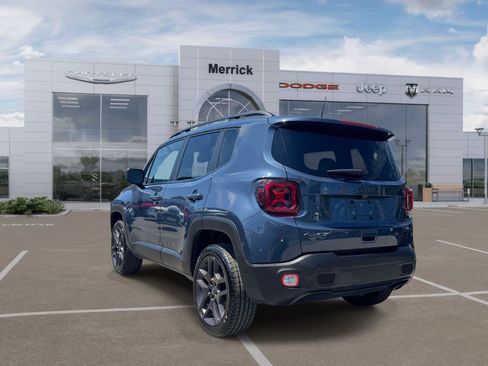 Used 2021 Jeep Renegade Latitude w/ Sun & Sound Group AWD/4WD image 8
