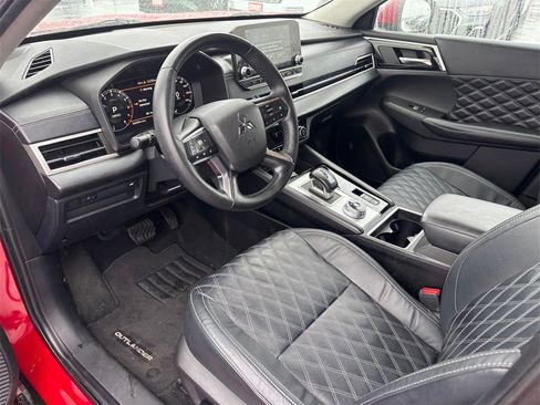Used 2023 Mitsubishi Outlander SEL image 8
