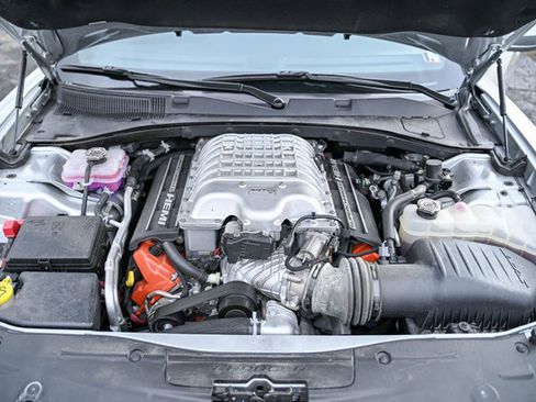 Used 2020 Dodge Charger SRT Hellcat w/ Navigation & Travel Group image 15