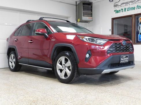 Used 2020 Toyota RAV4 Limited w/ Carpet Mat Package image 4