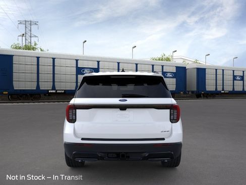 New 2026 Ford Explorer ST-Line w/ ST-Line Street Pack AWD/4WD image 5