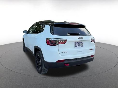 Used 2025 Jeep Compass Trailhawk AWD/4WD image 10