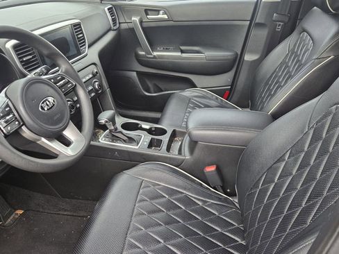 Used 2020 Kia Sportage LX image 7