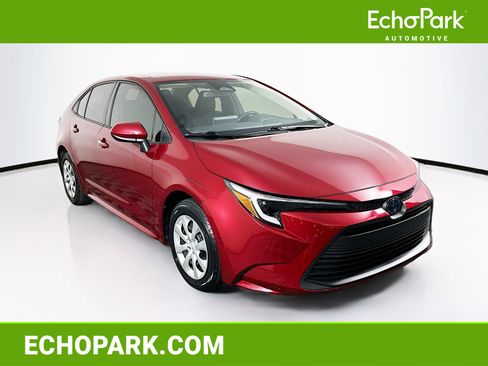 Used 2024 Toyota Corolla LE image 1