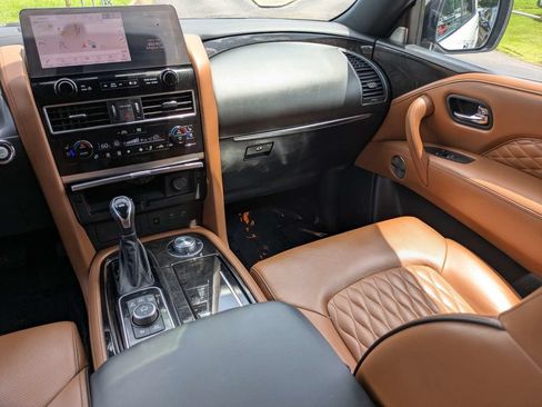 Used 2024 INFINITI QX80 Sensory AWD/4WD image 19