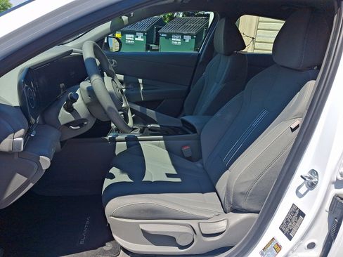 Used 2024 Hyundai Elantra SEL FWD image 14