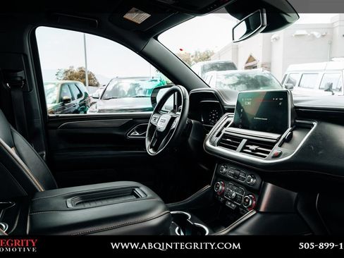 Used 2024 GMC Yukon XL AT4 AWD/4WD image 59