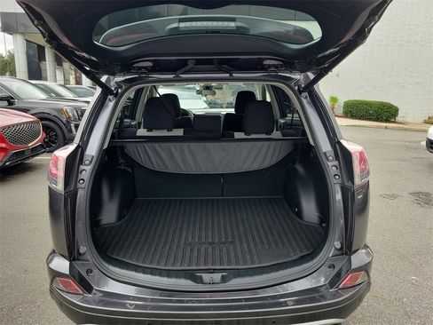 Used 2018 Toyota RAV4 XLE image 11