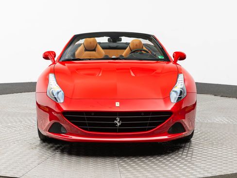 Certified 2016 Ferrari California T RWD image 10