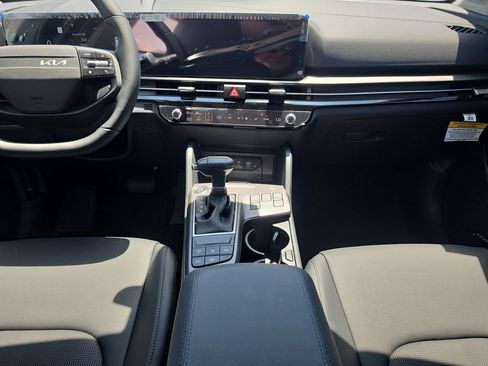 New 2026 Kia Sportage SX FWD image 15