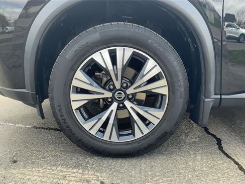 Used 2021 Nissan Rogue SV image 29