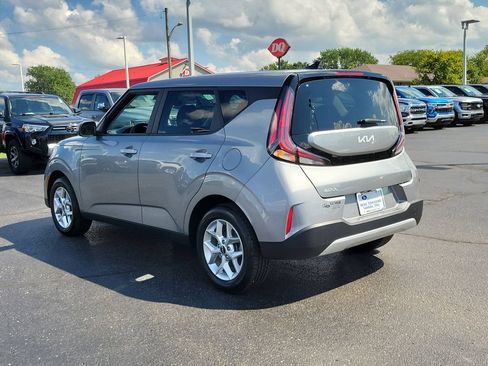 Used 2025 Kia Soul LX w/ LX Technology Package FWD image 6