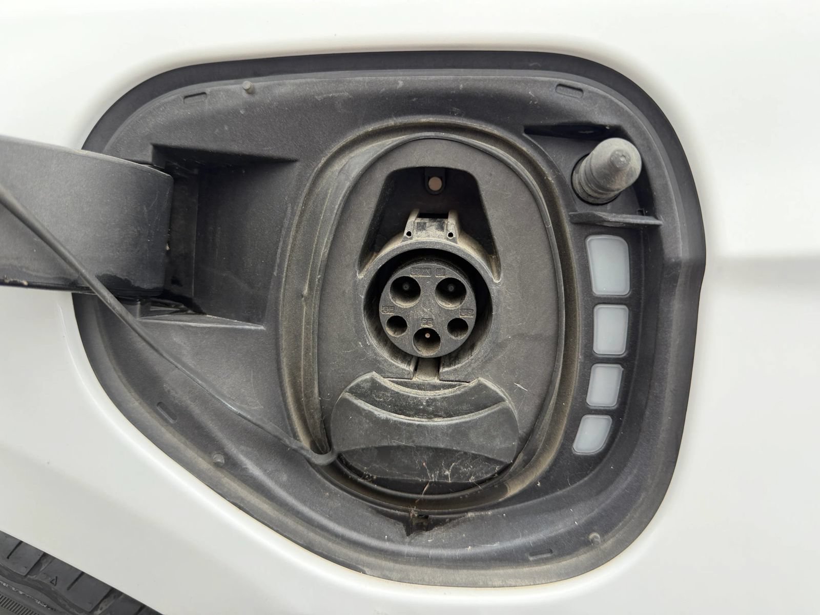 Used 2018 Ford Focus Electric Hatchback FWD image 11
