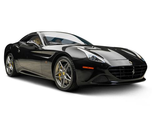 Used 2015 Ferrari California T RWD image 2