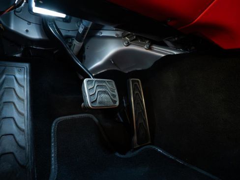 Used 2023 Aston Martin V12 Vantage RWD image 13