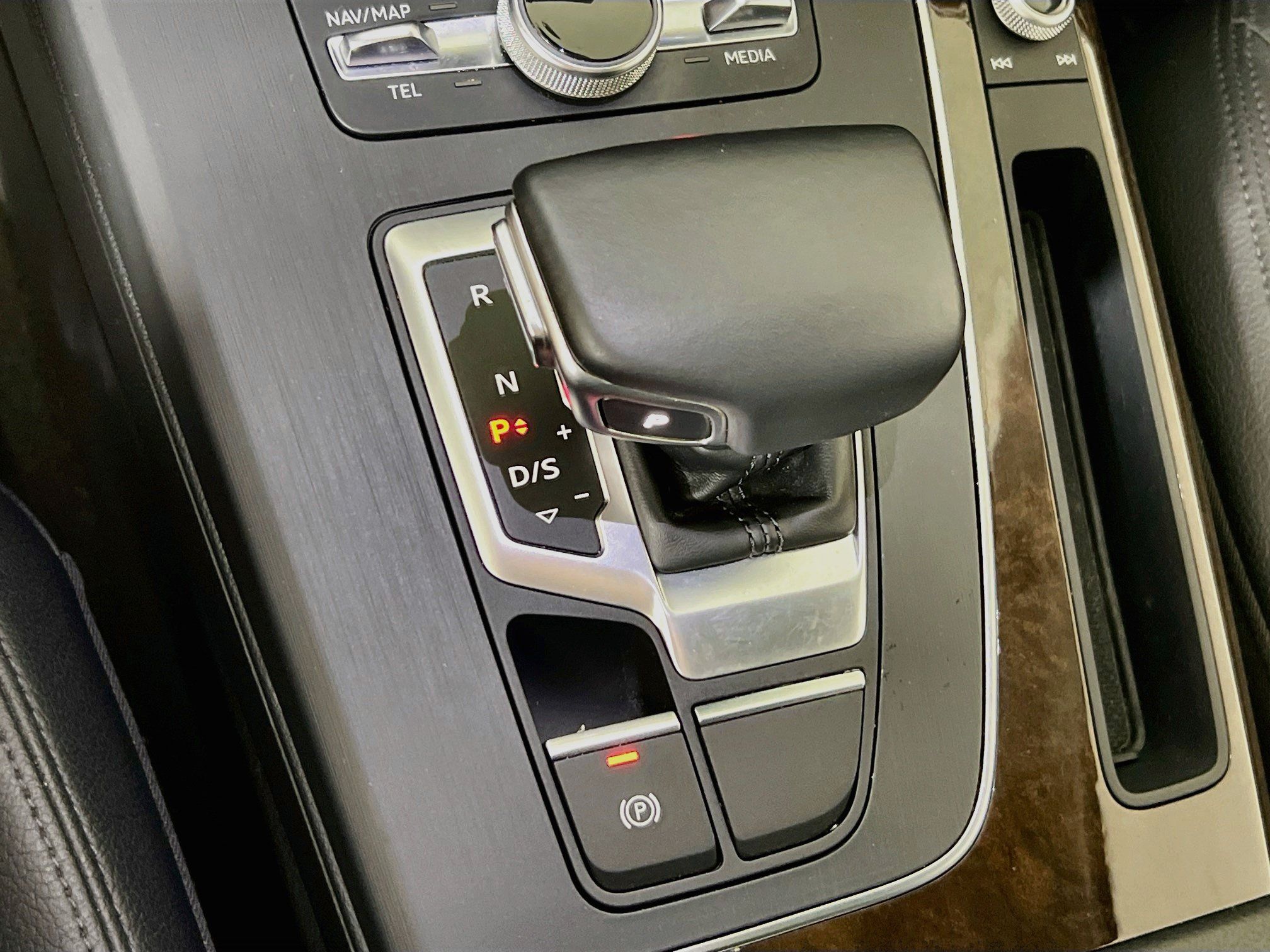Used 2018 Audi Q5 2.0T Premium Plus w/ Premium Plus Package AWD/4WD image 16