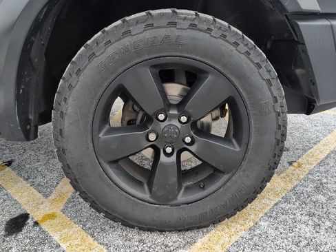 Used 2019 RAM 1500 Classic Warlock image 9