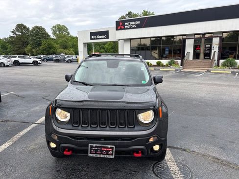 Used 2016 Jeep Renegade Trailhawk w/ Premium Trailhawk Package AWD/4WD image 8