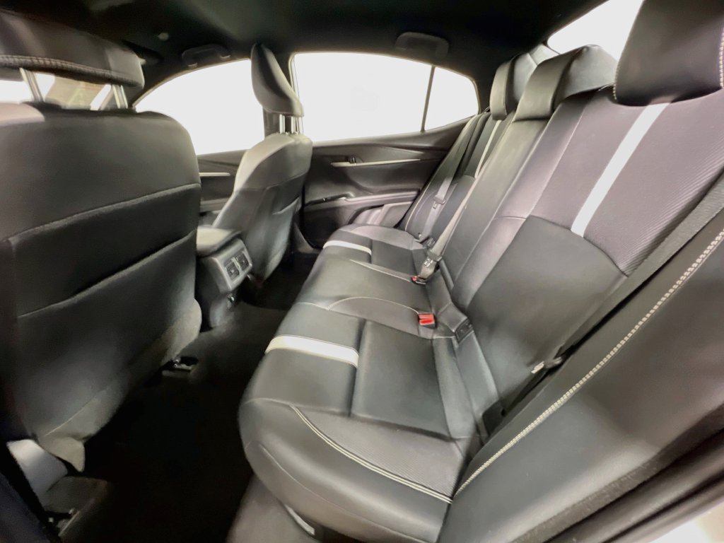 Used 2025 Toyota Camry SE FWD image 26