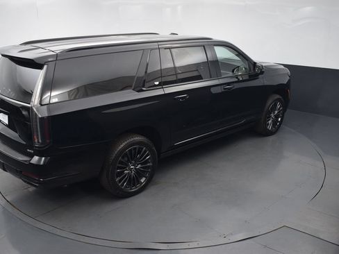 Used 2026 Cadillac Escalade ESV Platinum Sport w/ LPO, Floor Liner Package AWD/4WD image 46