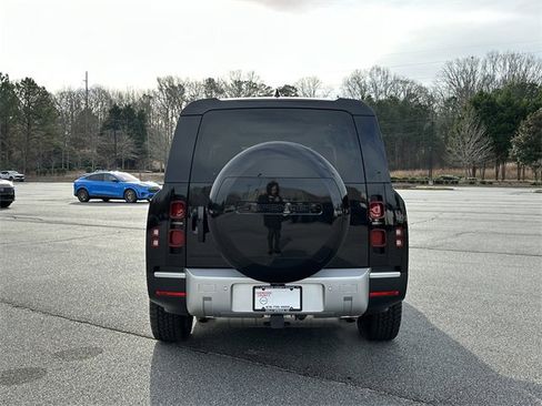 Used 2024 Land Rover Defender 130 S image 7