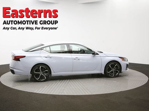 Used 2023 Nissan Altima 2.5 SR image 39