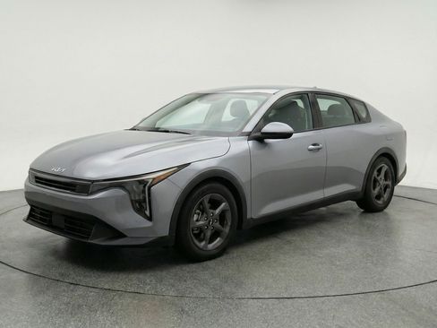 Used 2025 Kia K4 FWD image 3