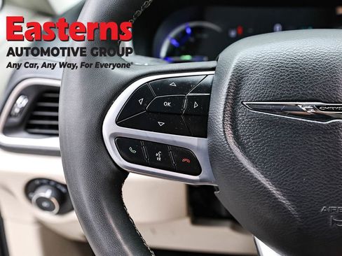 Used 2024 Chrysler Pacifica Select FWD image 15