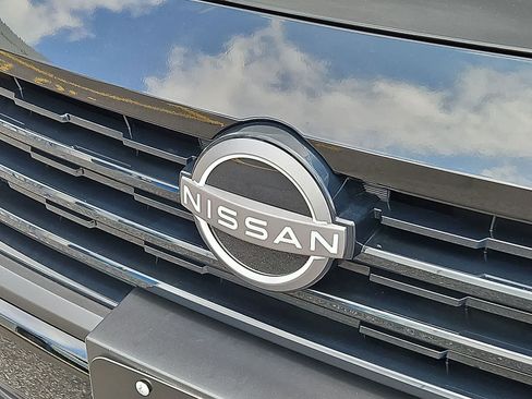 Used 2026 Nissan Kicks SV w/ SV Premium Package FWD image 35