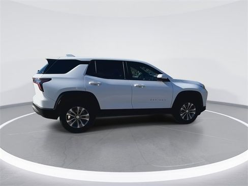 Used 2025 Chevrolet Equinox LT image 12