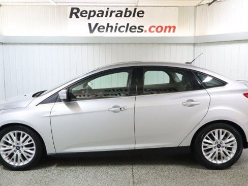 Used 2015 Ford Focus Titanium FWD image 1