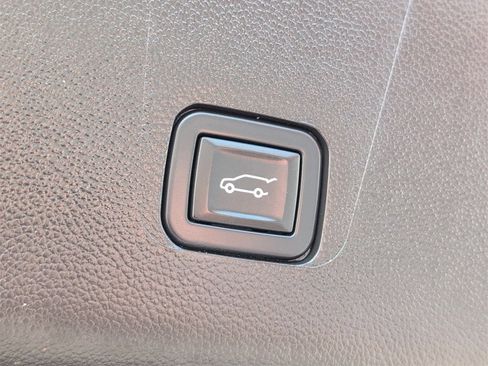 Certified 2023 Chevrolet Traverse LT w/ LPO, Floor Liner Package image 31