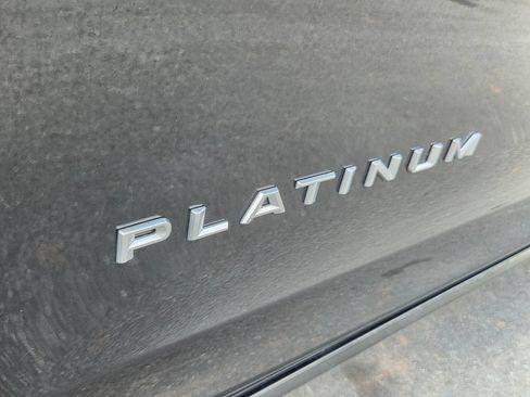 Used 2025 Ford Expedition Platinum AWD/4WD image 4