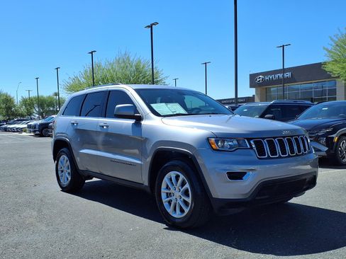 Used 2021 Jeep Grand Cherokee Laredo RWD image 8