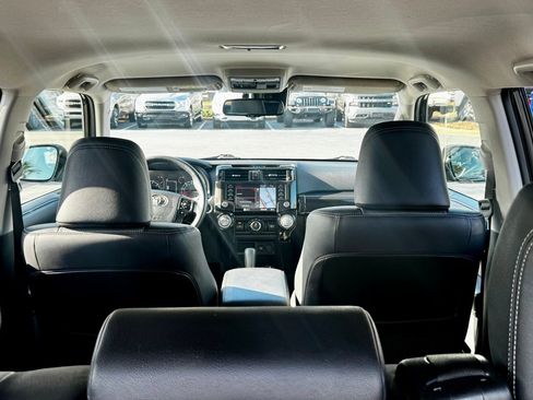 Used 2022 Toyota 4Runner SR5 Premium image 16