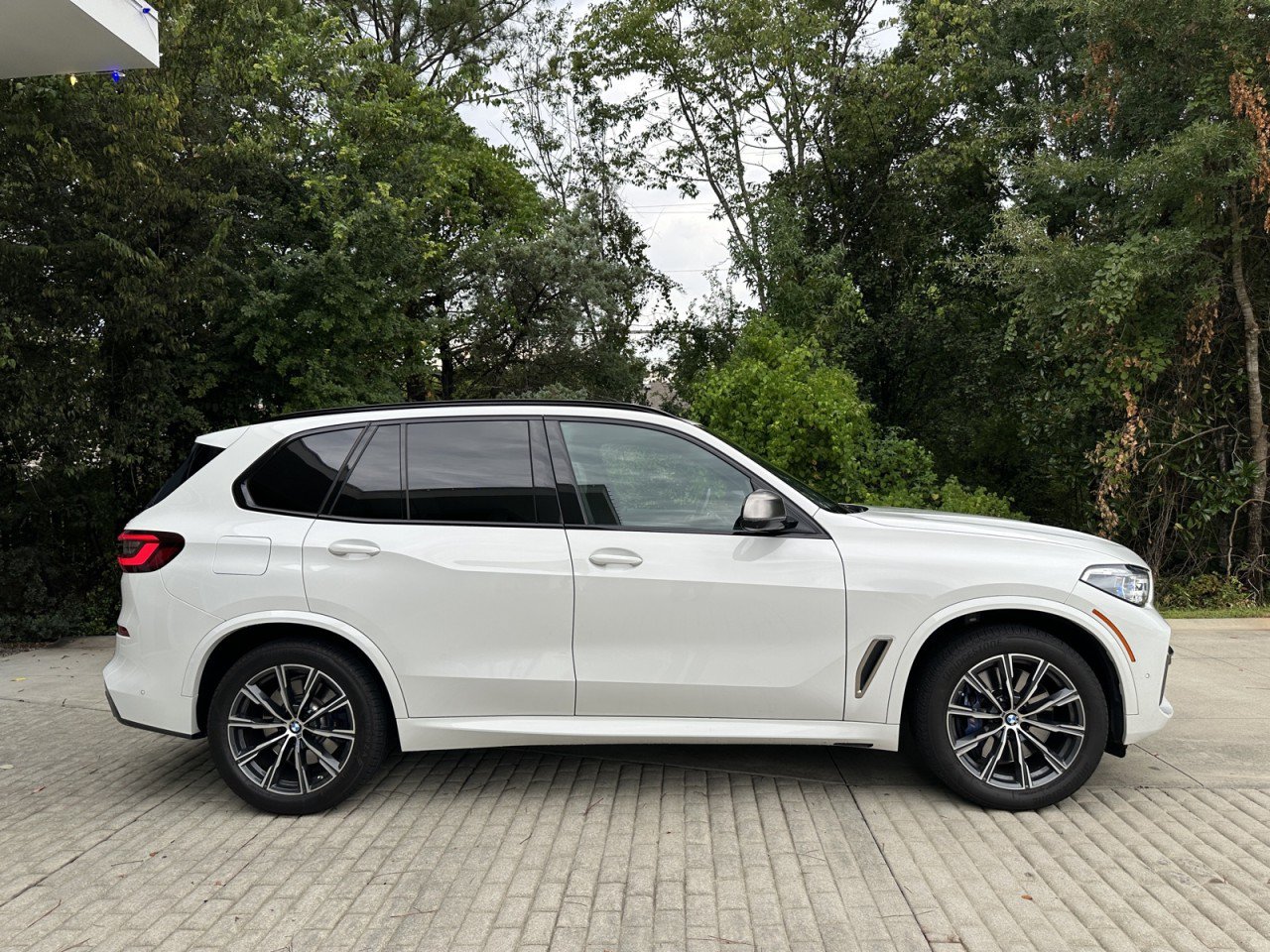 Used 2023 BMW X5 M50i AWD/4WD image 4