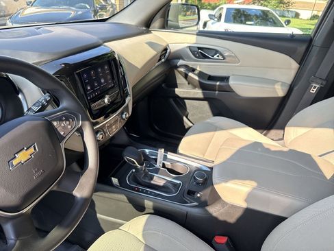 Used 2023 Chevrolet Traverse LS FWD image 21