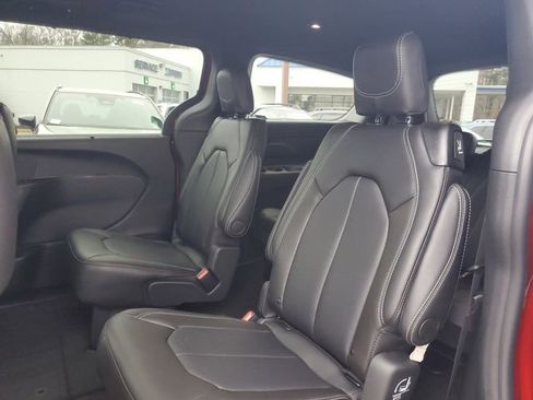 New 2026 Chrysler Pacifica Select image 10