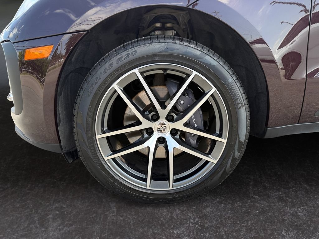Used 2024 Porsche Macan w/ Premium Plus Package AWD/4WD image 9