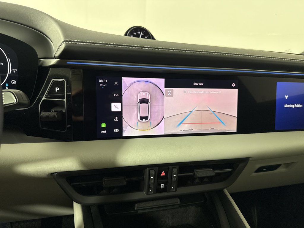 Certified 2025 Porsche Macan Electric RWD image 31