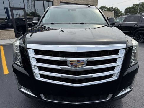 Used 2020 Cadillac Escalade Luxury AWD/4WD image 2