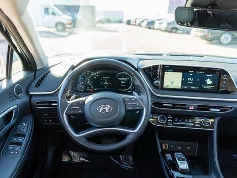 Used 2021 Hyundai Sonata Limited w/ Preferred Accessory Package image 13