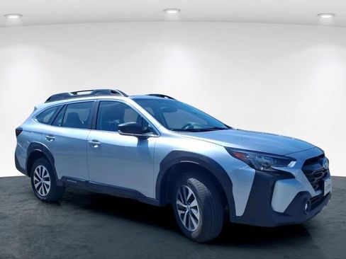 Used 2024 Subaru Outback AWD/4WD image 5