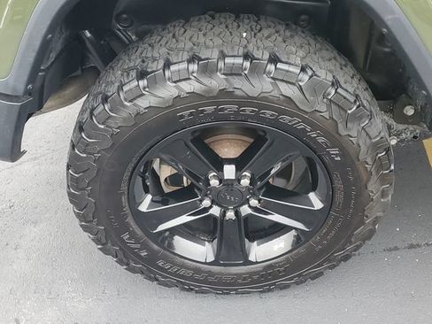 Used 2021 Jeep Wrangler Unlimited Sahara AWD/4WD image 5
