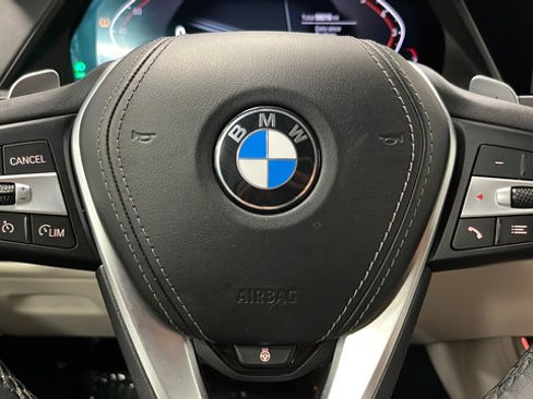Used 2021 BMW X5 xDrive40i w/ Executive Package AWD/4WD image 16