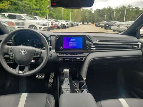 Used 2025 Toyota Camry SE w/ Convenience Package AWD/4WD image 23