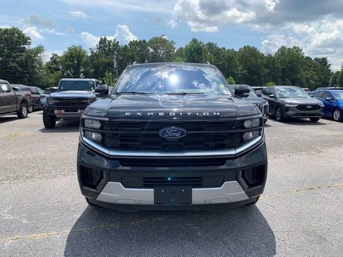 Certified 2025 Ford Expedition Platinum AWD/4WD image 3