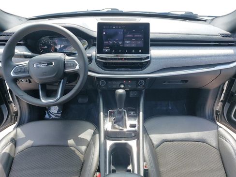 Used 2024 Jeep Compass Latitude AWD/4WD image 9